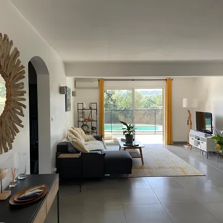 120 M² Avec Piscine Villa